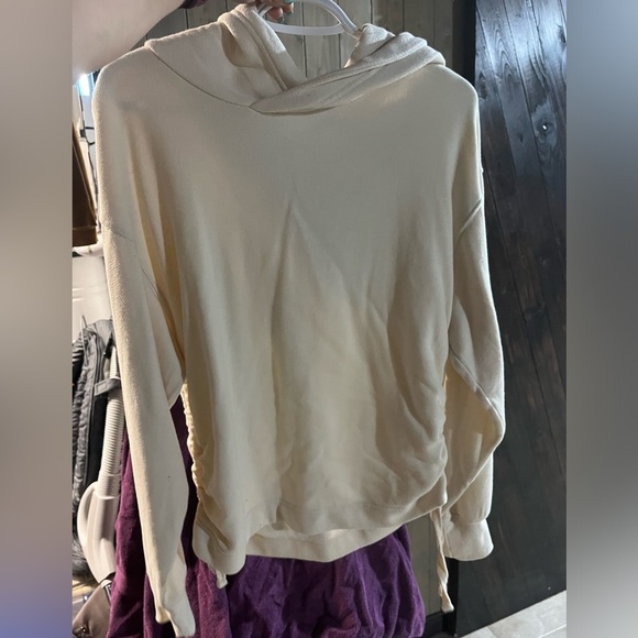 AERIE SIDE RUCHED HOODIE - Picture 2 of 5